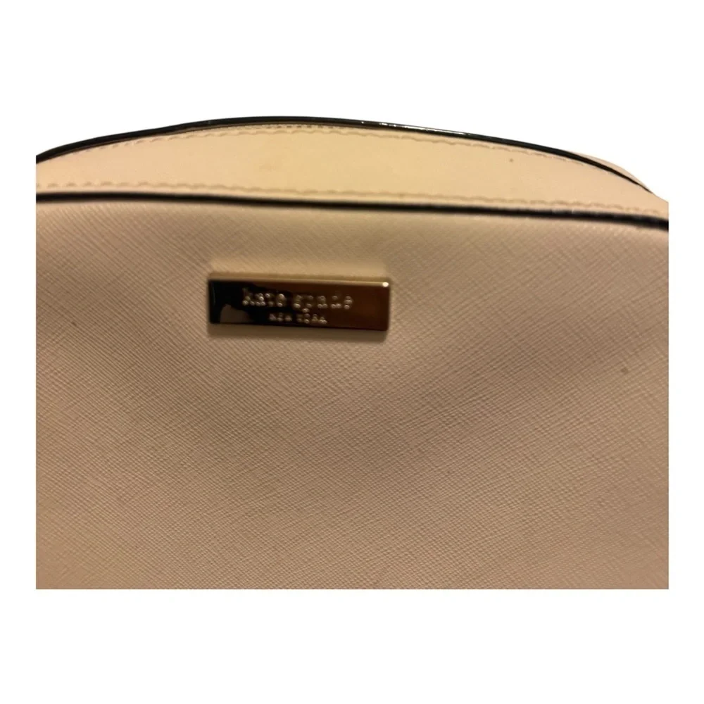 Kate Spade cream color Cross body bag I. Great construction